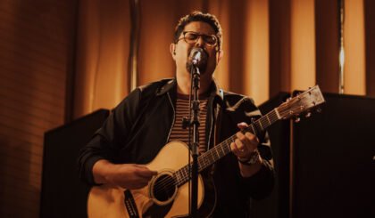 Fred Arrais lança Live in SP e aposta em fusão ousada de jazz, rock e música instrumental - Divulgação